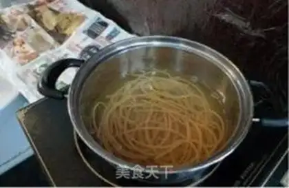 Make Bacon cream pasta step 1