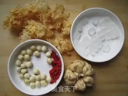 Make Silver-ear lily juice step 0