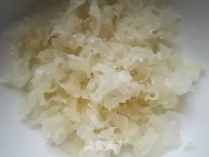 Make Silver-ear lily juice step 2
