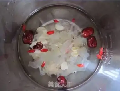 Make Silver-ear lily juice step 8
