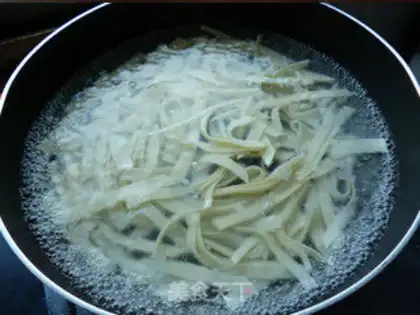 Make Su-soon noodles step 3