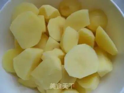 Make Beef fried potatoes step 1