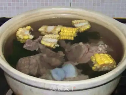 Make ♪ Sea-tucked corn dragonbone soup step 3