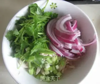 Make Spicy chicken silk step 1