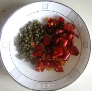 Make Spicy chicken silk step 2
