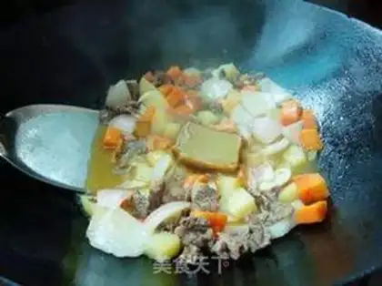 Make Curry beef potatoes step 7
