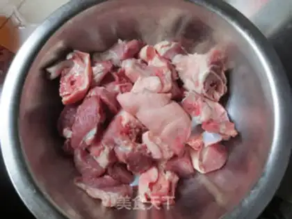 Make Red burning mushroom pig hoof step 0