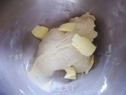Make A deer with coconut toast step 4