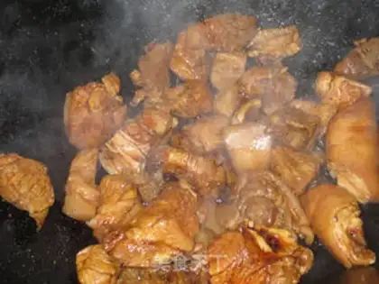 Make Red burning mushroom pig hoof step 3