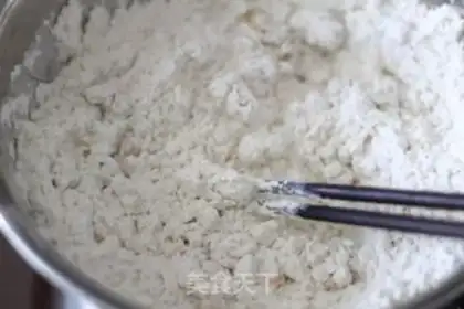 Make A heart-shaped moon cake step 3
