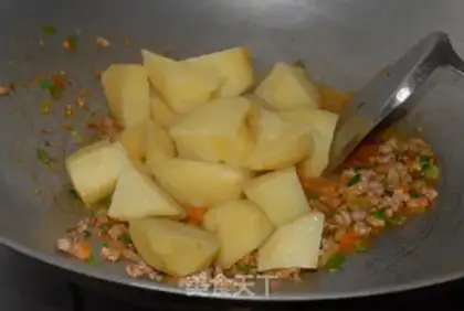 Make Spicy potatoes step 6