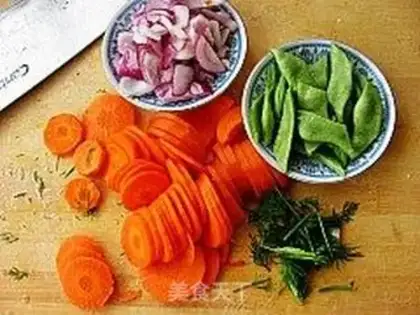Make Western carrot soup step 1