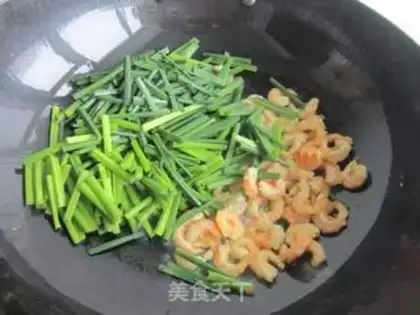 Make Shrimp fried eggs step 5