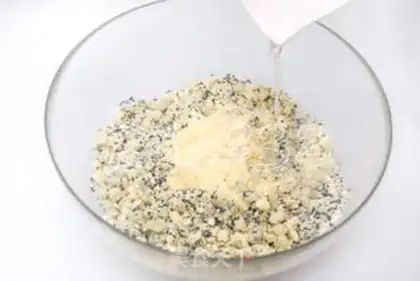 Make Sioux black sesame moon cakes step 7