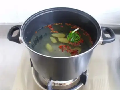 Make Salt shrimp step 1