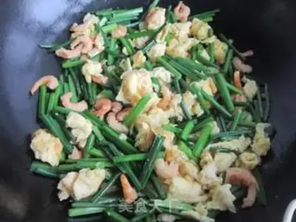 Make Shrimp fried eggs step 8