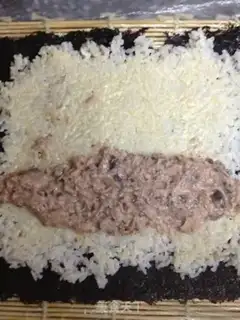 Make Tuna sushi step 7