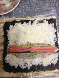 Make Tuna sushi step 8