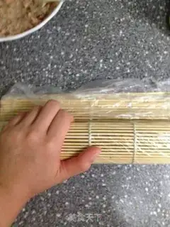 Make Tuna sushi step 9