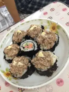 Make Tuna sushi step 10