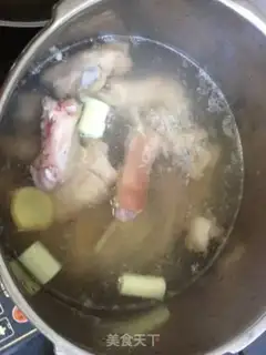 Make Corn stew pig