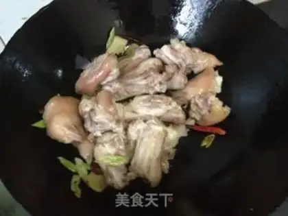 Make Corn stew pig