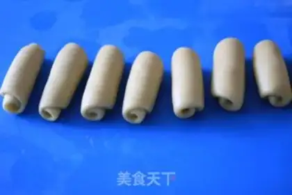 Make Rose moon cake step 3
