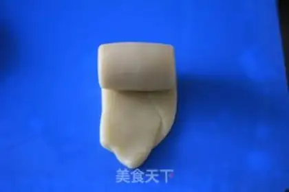 Make Rose moon cake step 5