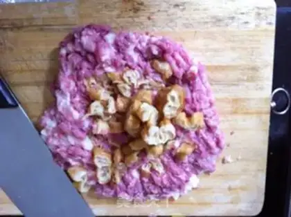 Make Oil-coated meatloaf step 1