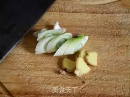 Make Red beef noodles step 1