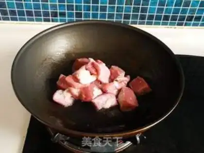 Make Red beef noodles step 2