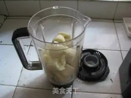 Make Banana shake step 1