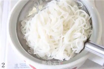 Make Fresh rice line for pepper beef step 1