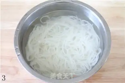 Make Fresh rice line for pepper beef step 2