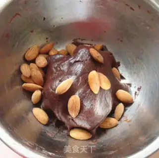 Make Almond chocolate cookies step 5