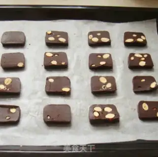 Make Almond chocolate cookies step 8