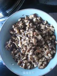 Make Frozen meat buns step 2