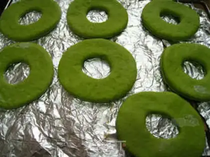 Make Five-ring donuts for the Olympics step 12