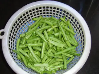 Make Garlic beans step 1