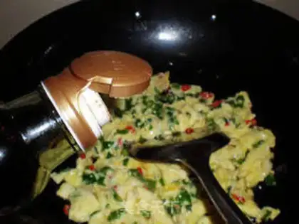 Make Chili fried eggs step 3