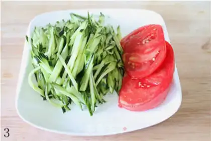 Make Garlic red noodles step 2