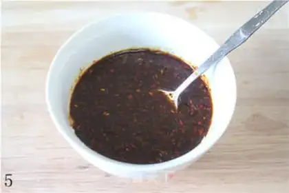 Make Garlic red noodles step 4