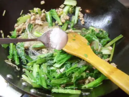 Make Spaghetti beans step 6