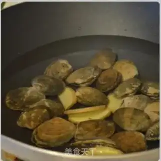 Make Pepper clams step 1