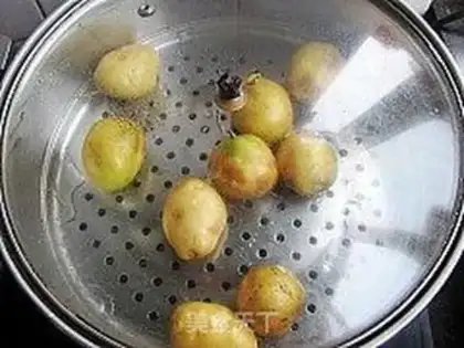 Make Roasted potatoes step 1