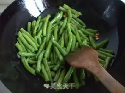 Make Garlic blade beans step 3