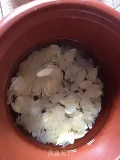 Make Silver-ear lilies step 2