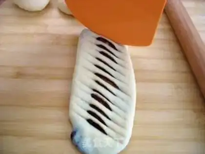 Make Bean bouquet bread step 3