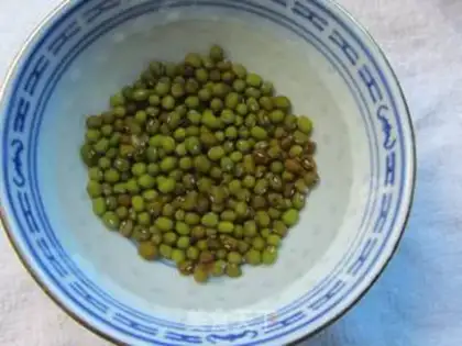 Make Lotus green bean congee step 2