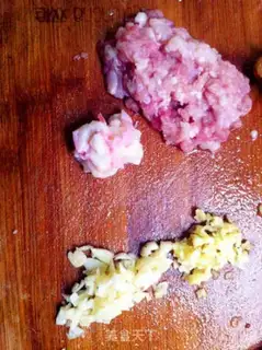 Make Tastes of meat sauce step 1